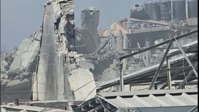 صورة إصابات في قصف إسرائيلي استهدف كنيسة دير اللاتين شرق مدينة غزة