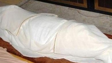 صورة النيابة تصرح بتشريح جثة شخص عثر عليها “متحللة” داخل شقته بالزيتون