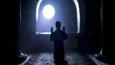 صورة دعاء في جوف الليل: اللهم أجرني برحمتك واجبر بلطفك كسر قلبي