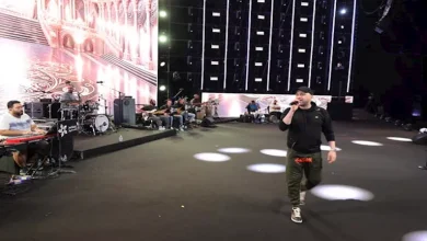 صورة بالصور.. إصابة حسام حبيب بكسر في القدم خلال تحضيراته لحفله الغنائي بمو