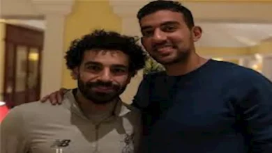 صورة لقطة طريفة.. كوكا يسخر من محمد صلاح بعد الفوز عليه.. ما القصة؟