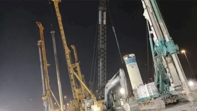 صورة إنقلاب البارج البحري بمنطقة جبل الزيت بخليج السويس