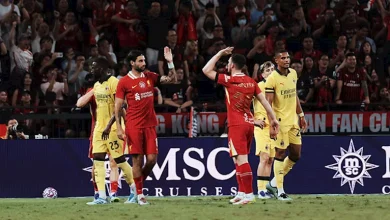 صورة لافتة هادئة.. لاعبو ليفربول يرتدون قمصانا خاصة في مباراة اليوم