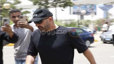 صورة بحضور أحمد السقا ونضال الشافعي.. تشييع جثمان شقيق خالد جلال من مسجد ال