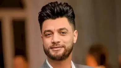 صورة فيفي عبده تنعى المطرب أحمد عامر وتدعو له