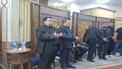 صورة بيومي فؤاد وحجاج عبدالعظيم يقدمان واجب العزاء في وفاة شقيق خالد جلال