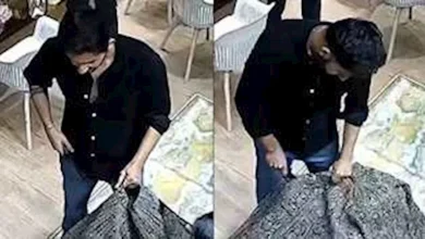 صورة عريس يمزق فستان زفاف خطيبته.. والسبب مفاجأة