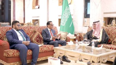 صورة رئيس «الإذاعة والتلفزيون» يبحث مع السفير السريلانكي التعاون الإعلامي  أخبار السعودية