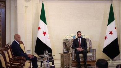 صورة الشرع يستقبل المبعوث الأميركي في دمشق