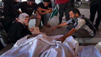 صورة مسؤول أمريكي يبرر مجزرة إسرائيل في غزة أمس ..