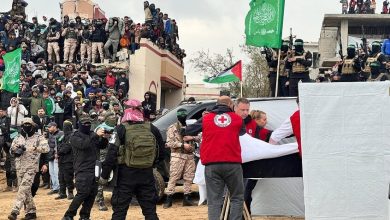 صورة “إسرائيل” تطالب بإفراج “حماس” عن رهائنها من دون مراسم أو ضجة