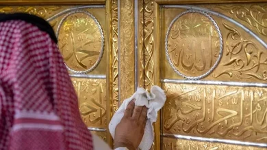 صورة مراحل غسل الكعبة المشرفة.. من التحضير إلى التبخير