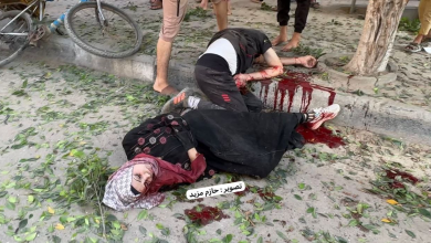 صورة 17 شهيدًا في قصف إسرائيلي لطابور استلام مساعدات غذائية بدير البلح وسط قطاع غزة