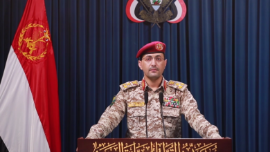 صورة الحوثيون: استهدفنا سفينة متجهة إلى ميناء إيلات الإسرائيلي وغرقت بشكل كامل