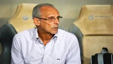 صورة فييرا يحتفل بحضور مباراة الزمالك والمقاولون بالدوري ورسالة لشيكابالا