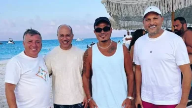 صورة “أغلى الناس”.. عماد زيادة ينشر صورة مع الهضبة وتامر مرسي في الساحل