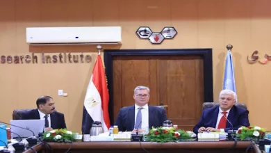 صورة وزيرا البترول والتعليم العالي يترأسان اجتماع مجلس إدارة معهد بحوث البت