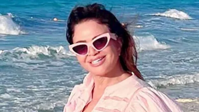صورة “أجمل صيف”.. إلهام شاهين تستمتع بالإجازة على “بحر ورمال” الساحل الشمال