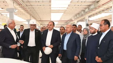 صورة على هامش زيارته للإسكندرية.. كامل الوزير يتفقد مصنعي “زهران” و”الصقر”