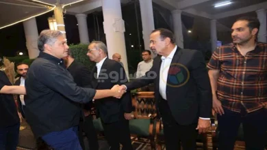 صورة أشرف زكي وسمر يسري في عزاء المنتج الراحل طارق صيام