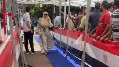 صورة بالصور.. سما المصري تظهر بالحجاب أثناء الإدلاء بصوتها في انتخابات الشي