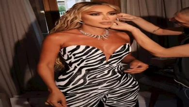 صورة جمبسوت ضيق.. هل تعيد مايا دياب نقشة الحمار الوحشي إلى واجهة الموضة؟