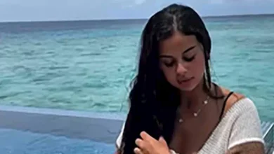 صورة “الأسود يليق بكِ”.. أحدث 10 صور لـ منة عرفة بإطلالة جريئة