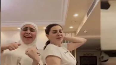 صورة “انهارت على الهواء”.. وفاء عامر تكشف علاقتها بـ أم مكة وأم سجدة