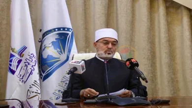 صورة المفتي يوضح مقدار السترة في الصلاة ومسافة المرور أمام المصلي