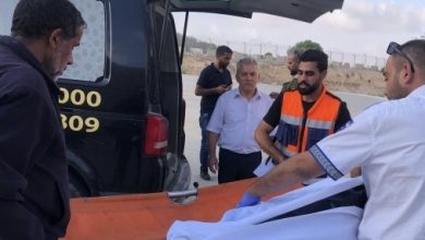 صورة الخليل : الاحتلال يسلم جثمان الشهيد عودة الهذالين في يطا
