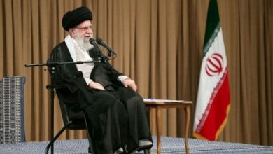 صورة مستشار خامنئي: إيران تعارض نزع سلاح حزب الله في لبنان