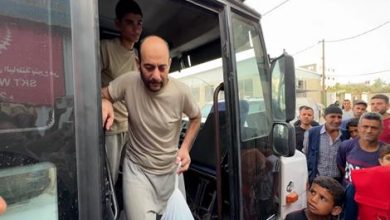 صورة الاحتلال يفرج عن عشرة أسرى من قطاع غزة