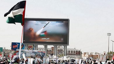 صورة الحوثيون: استهدفنا بطائرات مسيّرة مواقع إسرائيلية في تل أبيب وعسقلان وميناء حيفا