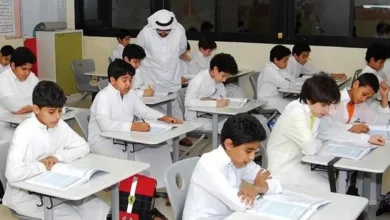 صورة معلم: نسبة حضور الطلاب العالية دليل على حرص أولياء الأمور واهتمامهم بالتعليم