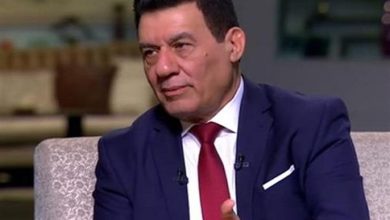 صورة “عيب ميطلعش من راجل في سنك”.. أسامة حسني يوجه رسالة نارية لمدحت شلبي