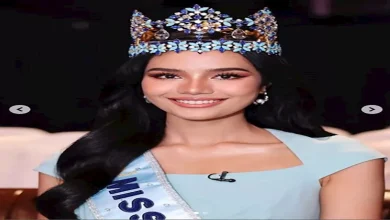 صورة خطفت الأنظار بـ”الأحمر”.. ملكة جمال العالم بإطلالة جريئة