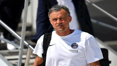 صورة لويس إنريكي يتوج بجائزة أفضل مدرب في العالم