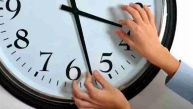 صورة مع اقتراب التوقيت الشتوي.. لن تتوقع ما يحدث لجسمك ودماغك