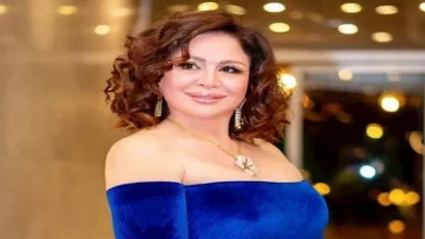 صورة إلهام شاهين تتألق بالأسود في تكريمها بمهرجان الأفلام القصيرة