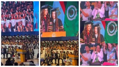 صورة بحضور أحمد زاهر وهشام جمال.. ليلى زاهر وشقيقتها ملك تحتفلان بتخرجهما