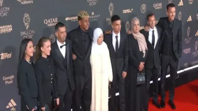 صورة لامين يامال يصطحب جدته وعائلته في حفل الكرة الذهبية (فيديو وصور)