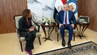 صورة وزير البترول يبحث مع فالكو الأمريكية خطط استخدام الطاقة المتجددة بمصر
