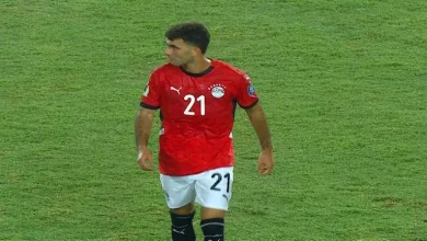 صورة تعليق ناري من نجم الأهلي السابق على أزمة زيزو مع العميد