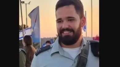 صورة اسرائيل تعلن عن مقتل قائد سرية مدرعة واصابة ضابط في كمين بمدينة غزة