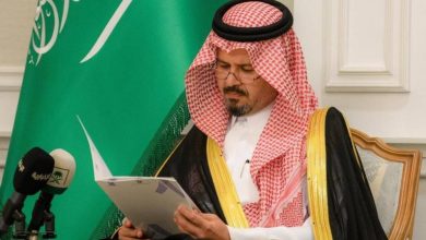 صورة أمير المدينة المنورة يتسلّم التقرير الختامي عن «المزارع الوقفية»  أخبار السعودية