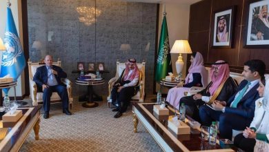 صورة وزير الخارجية يلتقي السيناتور الأمريكي بيتر ويلش والسيناتور كريس كونز  أخبار السعودية