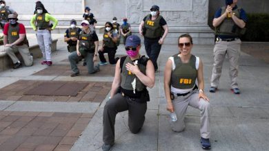صورة FBI يفصل عملاء ركعوا خلال احتجاجات جورج فلويد  أخبار السعودية