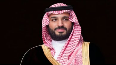 صورة ولي العهد والرئيس الفرنسي يبحثان هاتفيًا مجالات التعاون وتطورات الأحداث في المنطقة