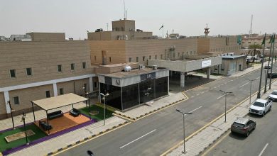 صورة فريق طبي بمستشفى صبيا العام ينجح في تحرير التصاق كامل للسان لدى مولودة خديج