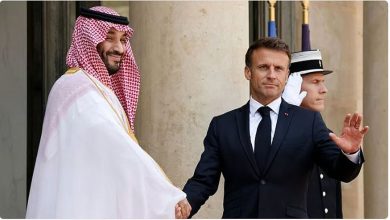 صورة ‏ولي العهد يناقش مع الرئيس الفرنسي التنسيق لعقد مؤتمر حل الدولتين على مستوى القمة